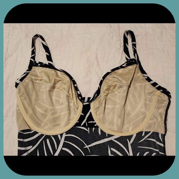 MIRACLE SUIT || Black & White Love Knot Tankini (SIZE 10DD) - Picture 5 of 7